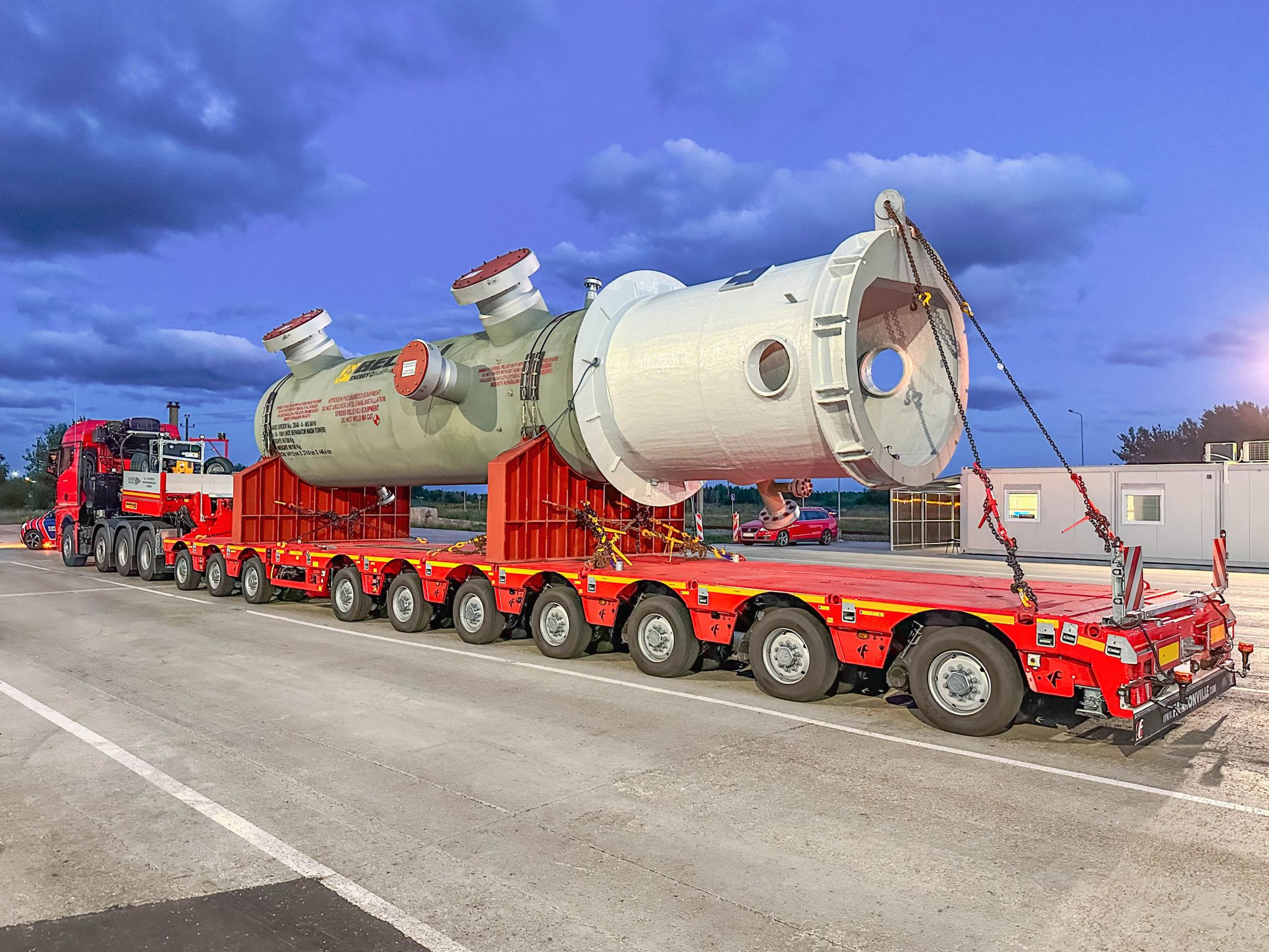Transporte especial con remolque de gran tonelaje en Catalunya
